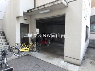 岡山駅 バス10分  バス・津島南2丁目下車：停歩2分 1階の物件外観写真